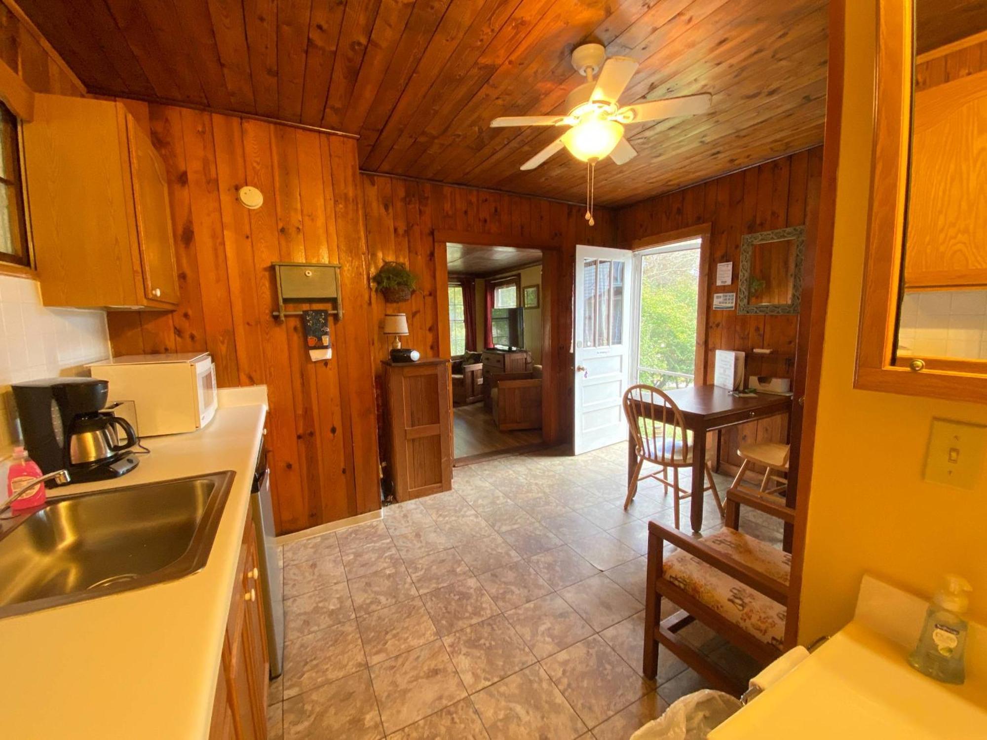 Mountain Lake Cottages Hendersonville Exterior photo