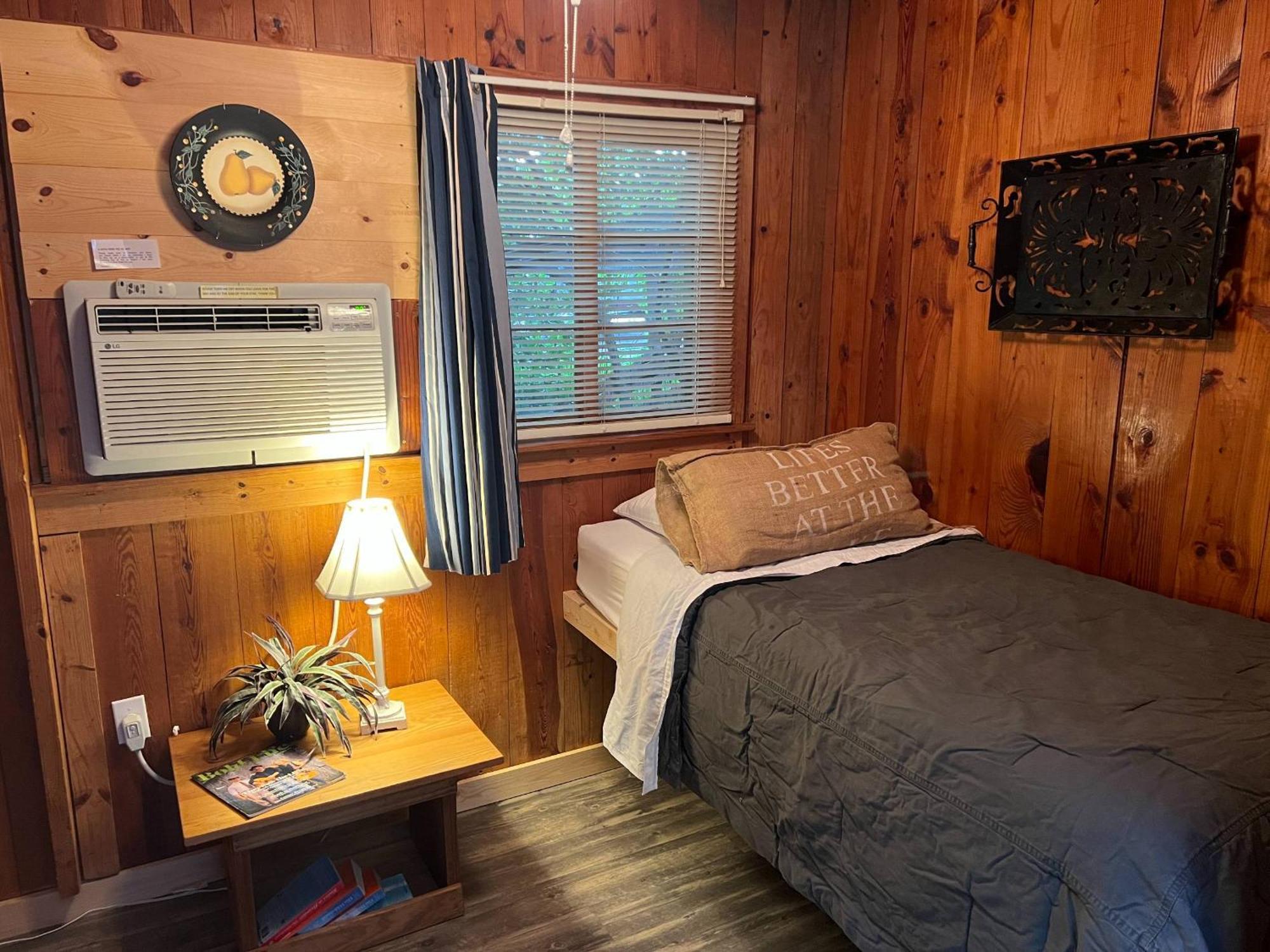 Mountain Lake Cottages Hendersonville Exterior photo