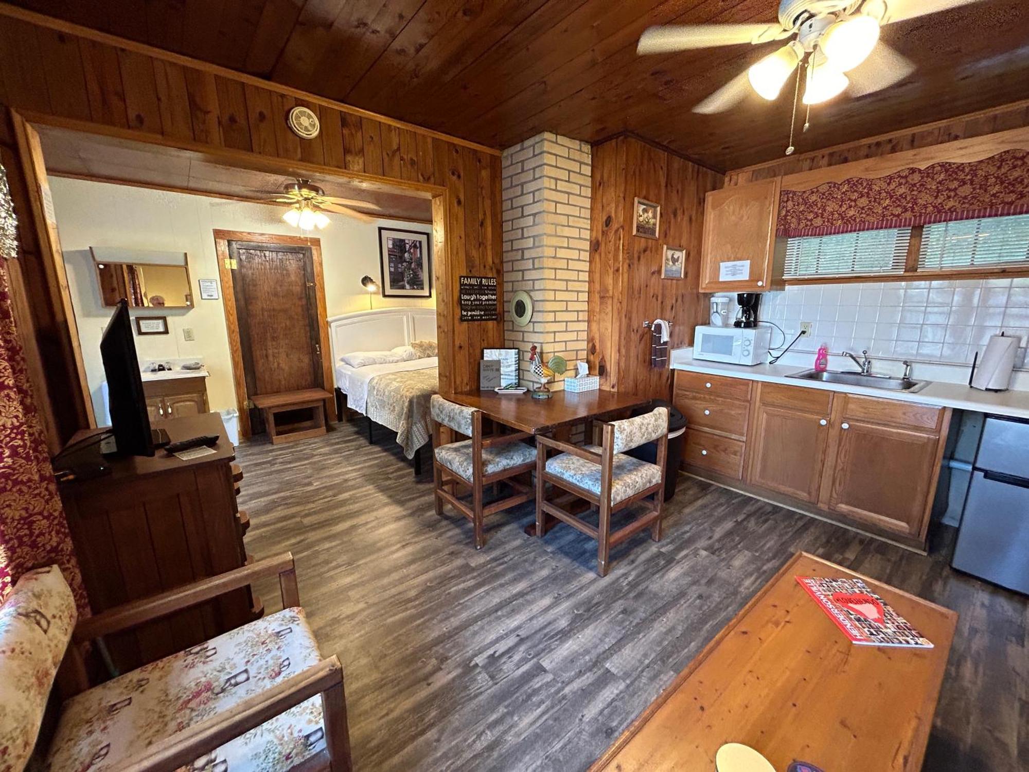 Mountain Lake Cottages Hendersonville Exterior photo